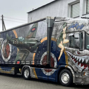 PLUTA; SCANIA R HIGHLINE CR20H 4X2 PLANENAUFLIEGER - 3 ACHSEN 01-4427(Vorankündigung)