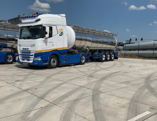 Schaffelaarbos DAF XG+ met 3-assige 86030(Vorankündigung)