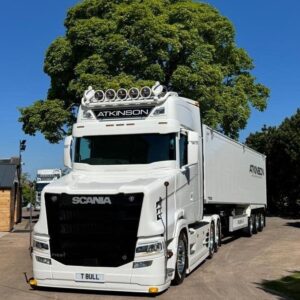 R & F ATKINSON FARMS Ltd Cumbria England Vlastuin Torpedo 6x2 with 3-axle tipping trailer 02-3977(Vorankündigung)