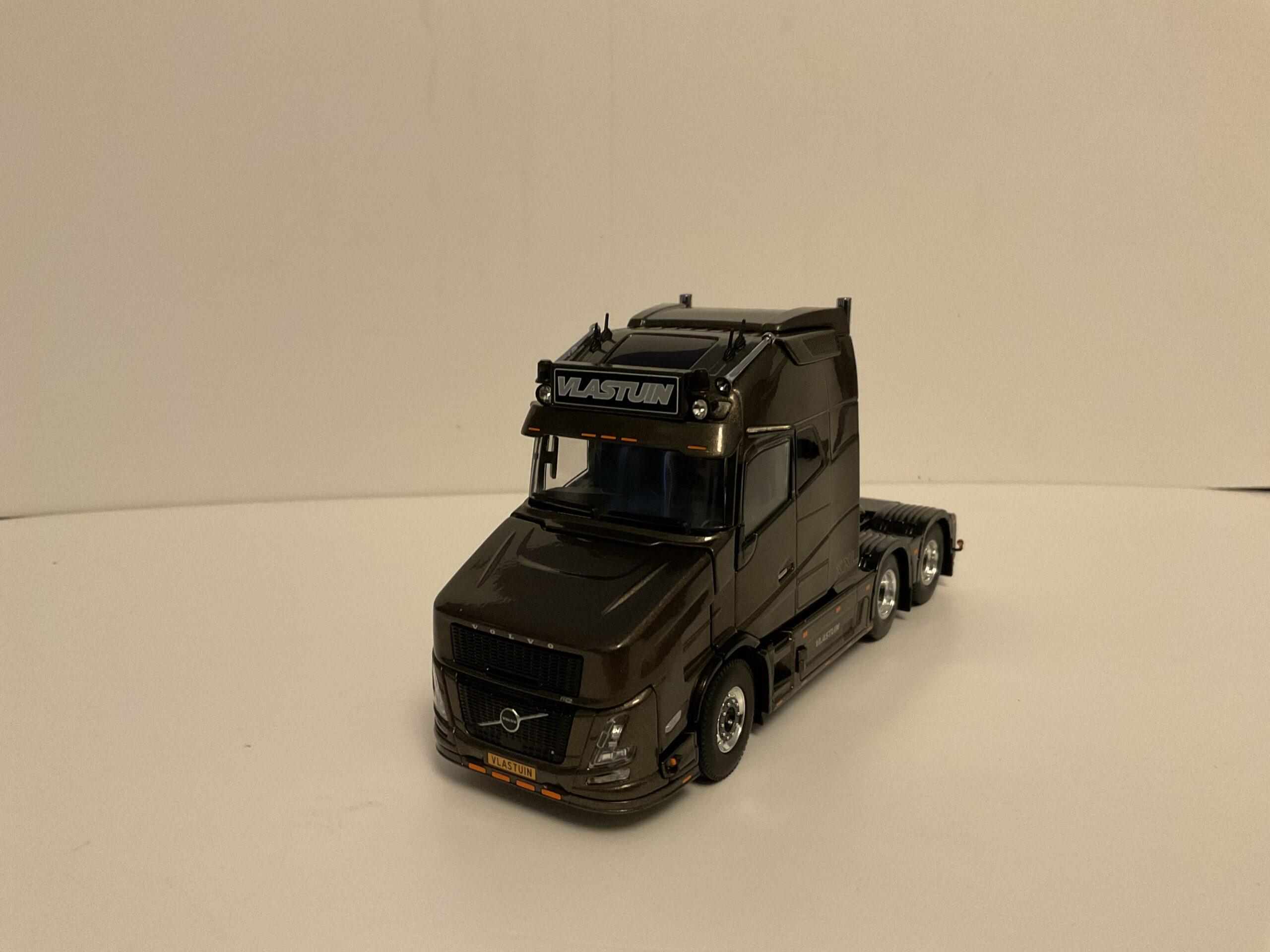 Volvo VT5 Aero Glob.XXL 6×2 Torpedo Vlastuin 02-4033